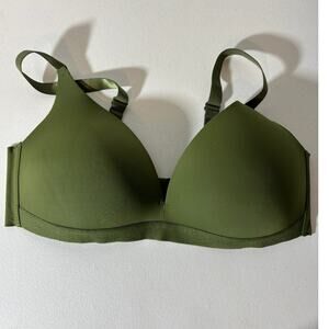 STRM LINE Size 40D Green Padded Soft Cup Comfort Wireless T-Shirt Bra